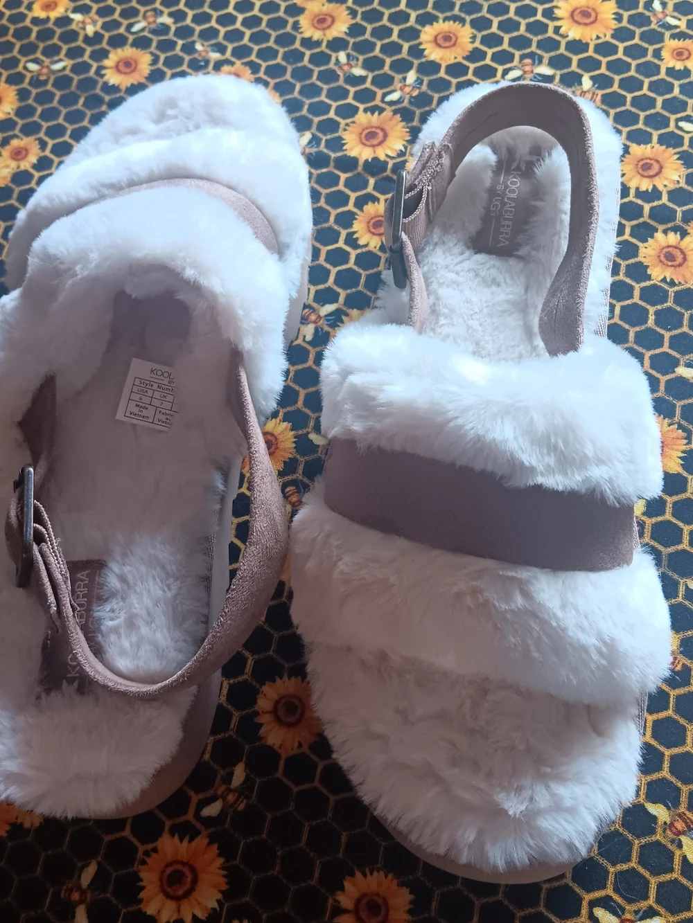 Koolaburra By UGG Fuzz-ee Cream Tan Faux Fur Plush Slingback Sandals NWOT Sz 9